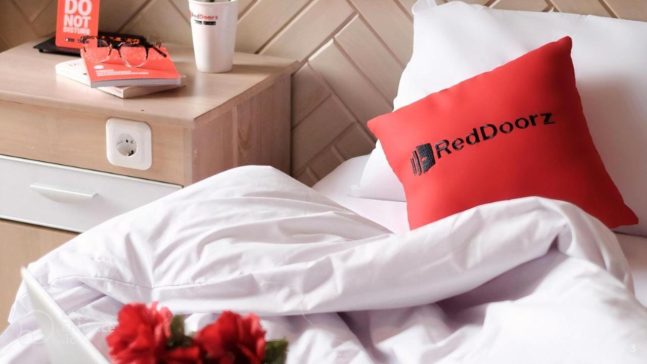 Khách sạn RedDoorz Shusimi House Nguyen Van Troi TP. Hồ Chí Minh
